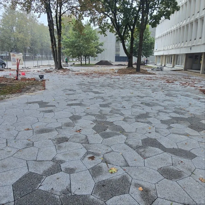 Lauko plytelių klijavimas